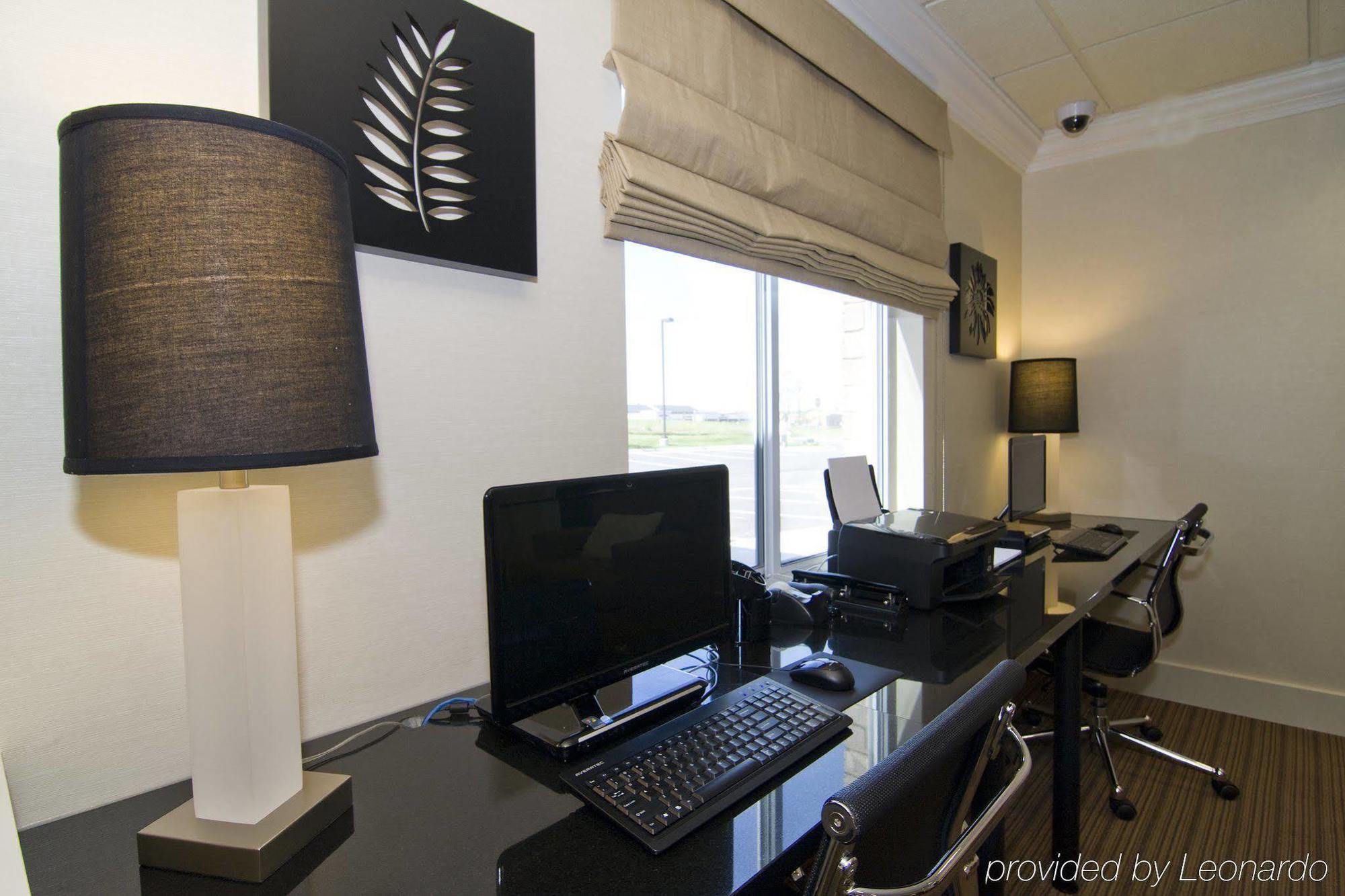 Holiday Inn Express Hotel & Suites Rogers, An Ihg Hotel Facilidades foto